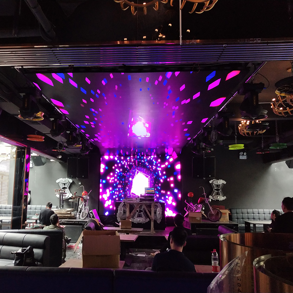 靖西艾爾酒吧P3全彩屏 40平米